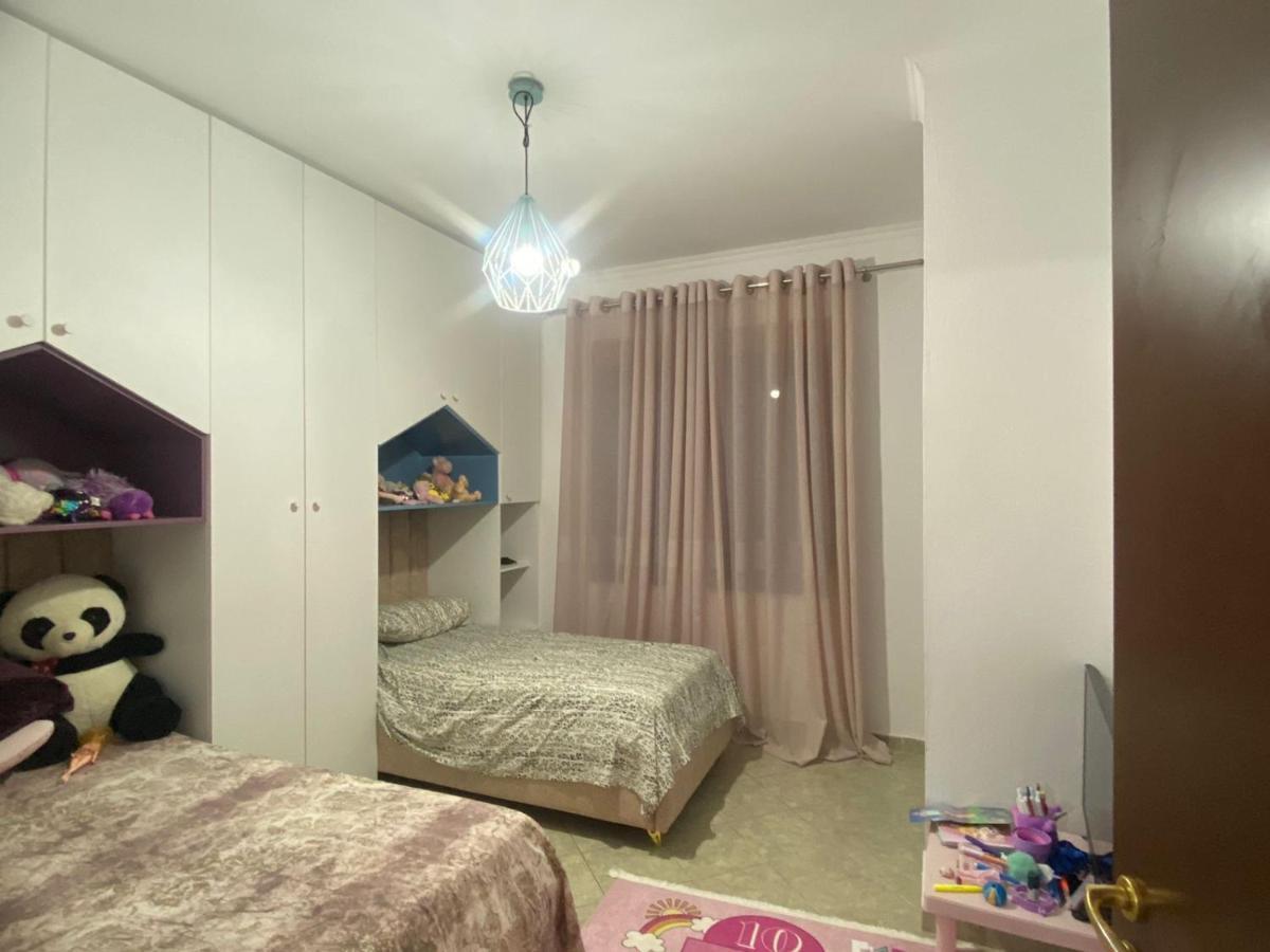 Guest House Open Room Durres Bagian luar foto