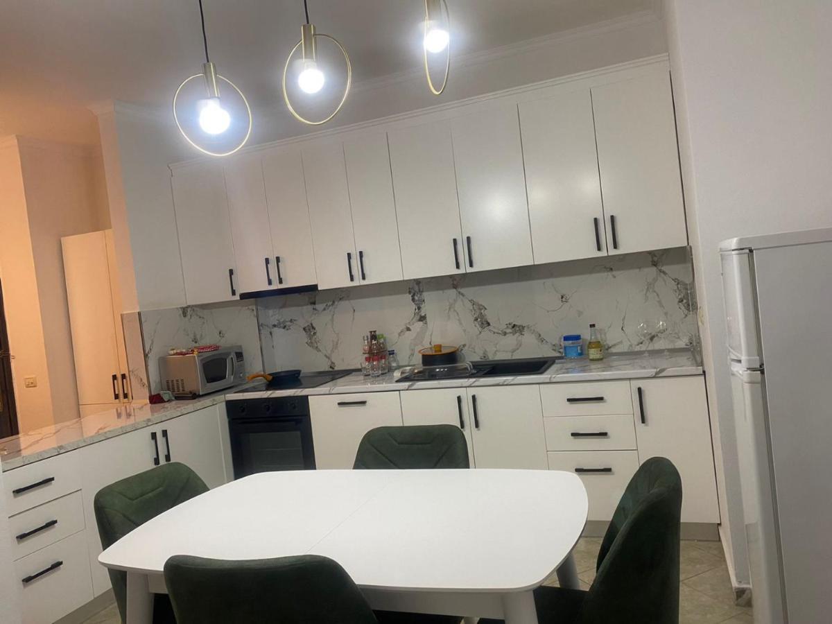 Guest House Open Room Durres Bagian luar foto