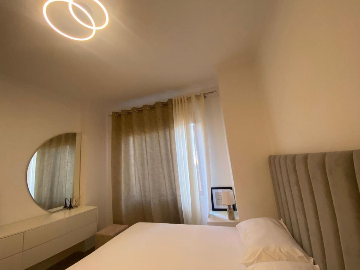 Guest House Open Room Durres Bagian luar foto