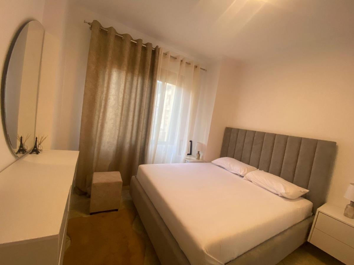 Guest House Open Room Durres Bagian luar foto