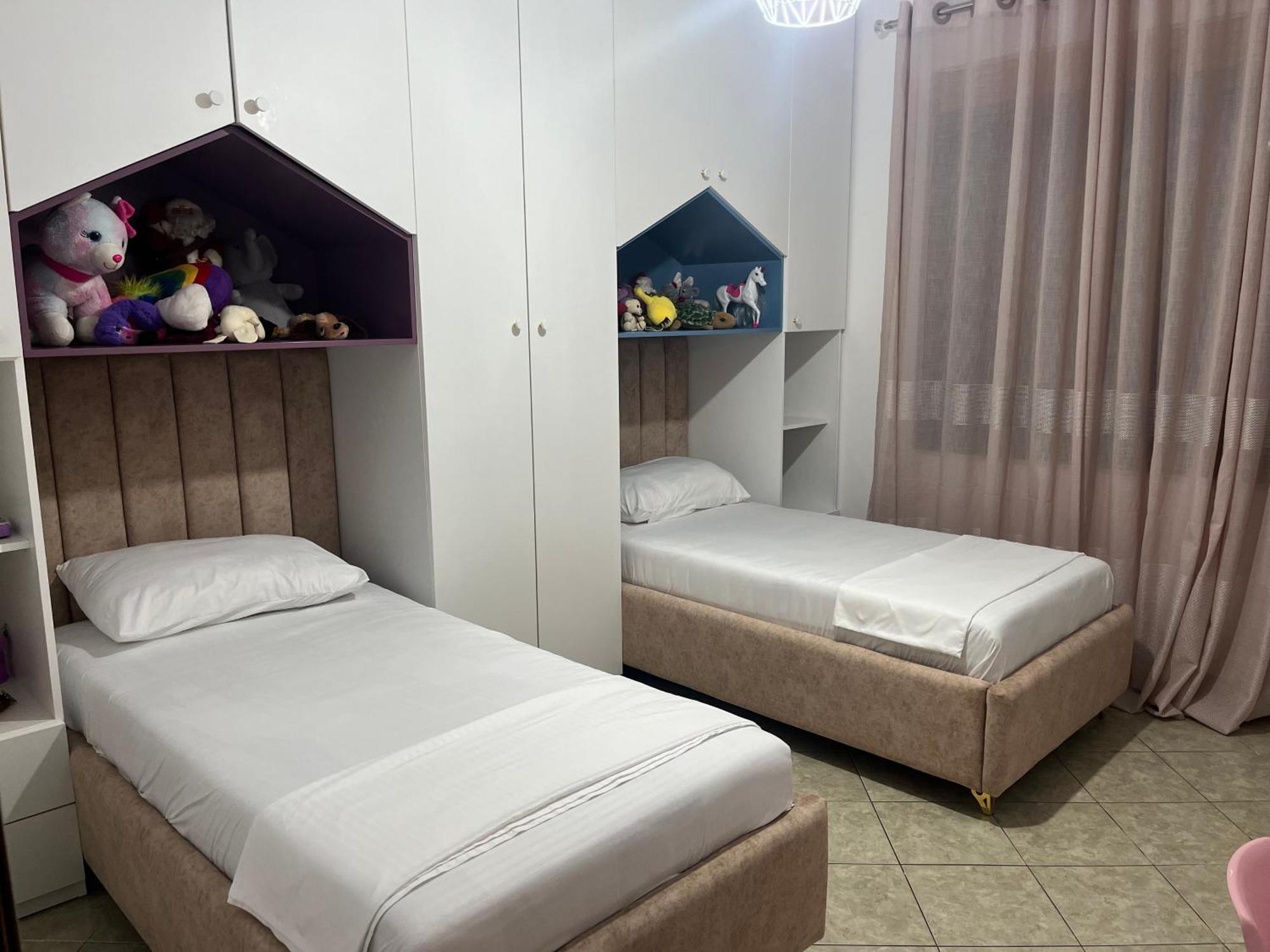 Guest House Open Room Durres Bagian luar foto
